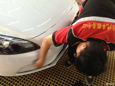 東營汽車裝飾美容--沃爾沃V40漆面鍍晶--美佳汽車服務(wù)中心